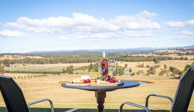 Sovereign Hill Country Estate - Group accommodation on scenic estate