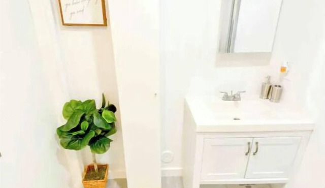 Sovereign Zen Studio in Hallandale Beach