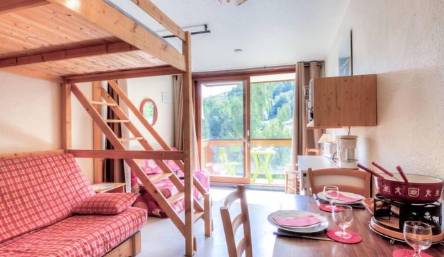 Soyouz Vanguard by Interhome