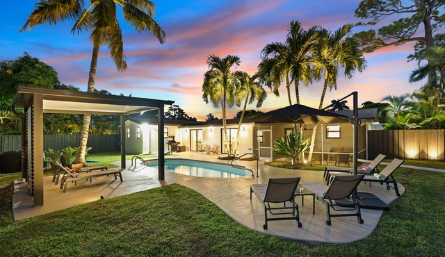 SP: Luxury Delray/Chapel Hill Beach Retreat: Heated Pool, Porch & Ping Pong Fun!