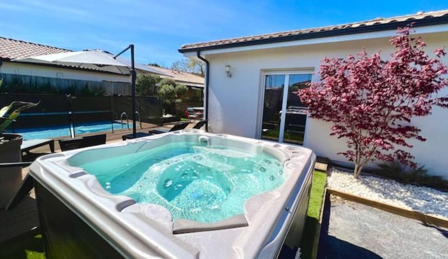 Spa, Climatisation, Piscine Chauffée, Pétanque