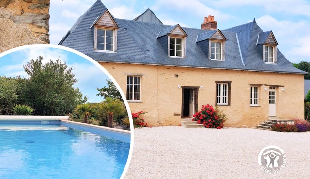 Spacious modern house with pool and wifi, perfect for groups and families