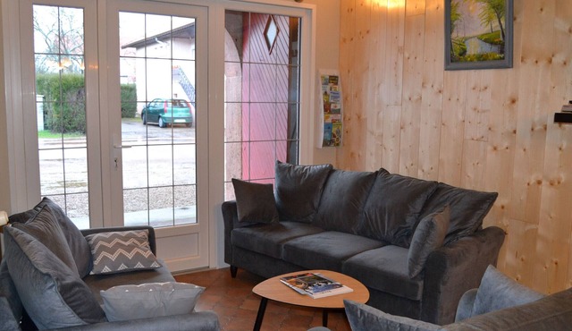 Spacious Rustic Cottage with Terrace, Close to Gérardmer – Ideal for Families