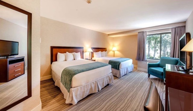 Spa & Golf Retreats + Easy Access to Quassy Amusement Park l 2 Units