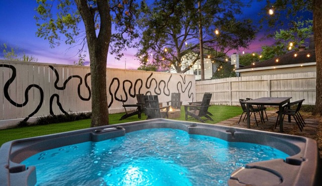 Spa&Hot Tub, BBQ, Firepit, Gameroom, Western Boots