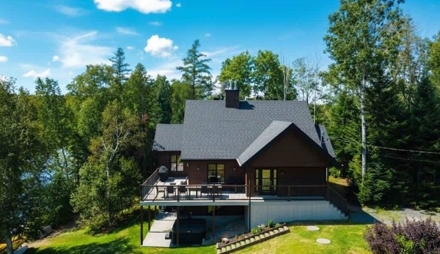 Spa & Lake Mailloux Waterfront | Le Rassembleur