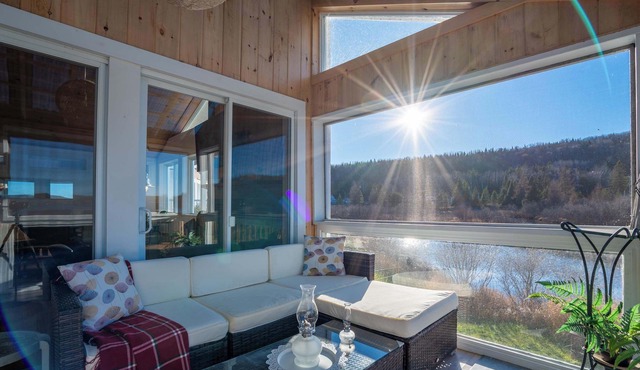 Spa & Lake View | La Zenitude