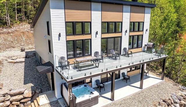 Spa, Mountain, Pool table | Le Haut 132