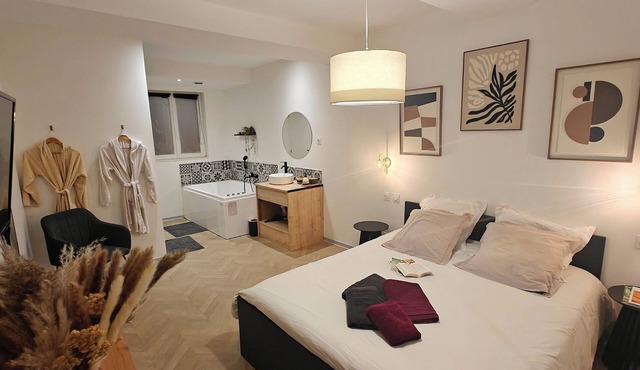 Spa & Relaxation - Romantic coziness in the heart of Moulins