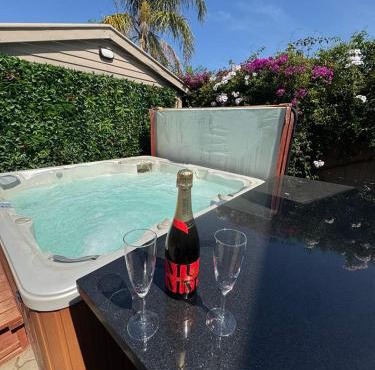 Spa Retreat Glenelg East