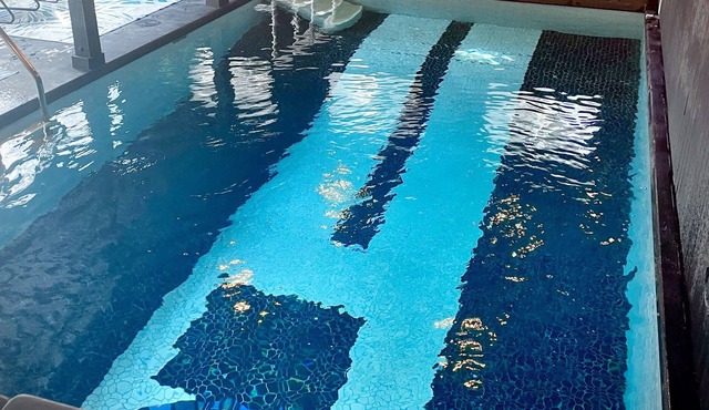 Spa Retreat ~ Indoor Heated Pool and Sauna