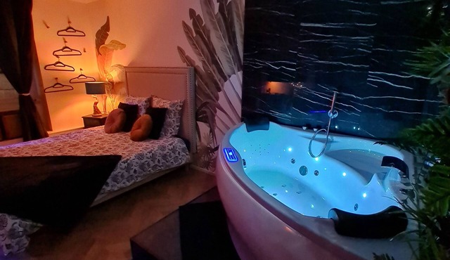 Spa, sauna, tropical rain sky, complimentary bottle, romantic night