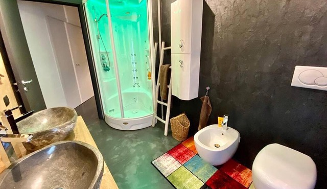 Spa Tiny Love Apartment close to Milan-Como-Malpensa