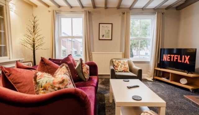 Spacious & Stylish City Base with Enclosed Yard