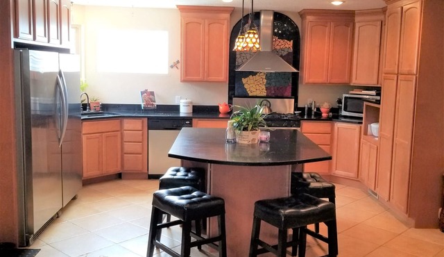 Spacious 3 bedrooms in the heart of Los Ranchos