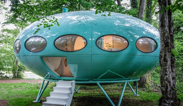 Space Age Living - Futuro House at Marston Park