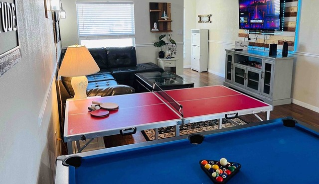 Space Coast Retreat: Games, Hot Tub, Fenced yard, Pool Table + Massage Chair