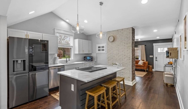 Space Cowboy - Firepit, Huge Yard, Close2downtown