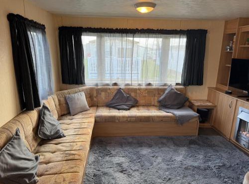 Space for 8, by the Beach with Pool and Entertainment