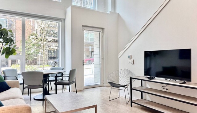 Space Needle, Climate Pledge Arena, Downtown!