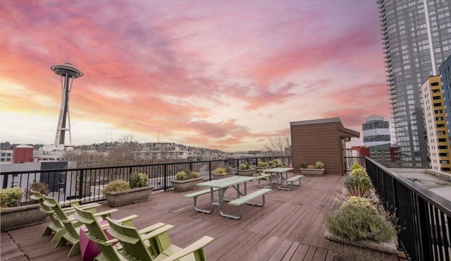 Space Needle View | Elegant Belltown Studio