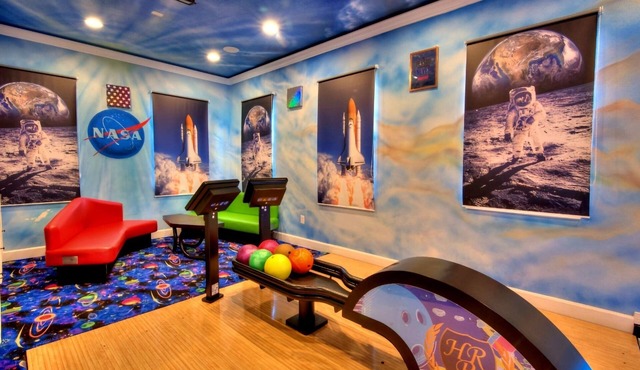 Space, World, Sports bowling villas, 42 Bedrooms, 43.5 bathrooms, sleeps 116