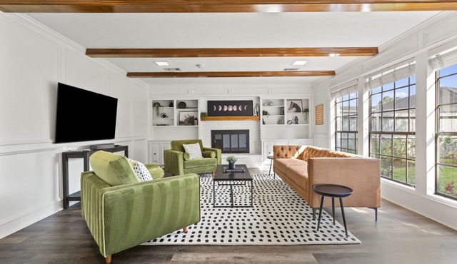 SPACEous retreat with hot tub, high-speed wifi, and game room