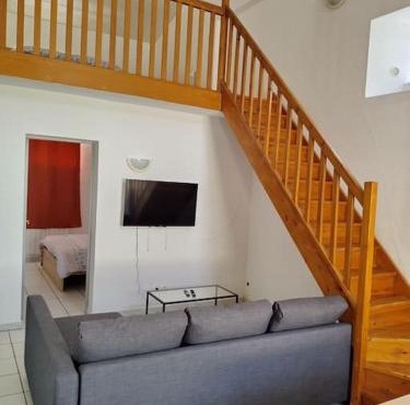 Spacieuse et confortable maison avec garage