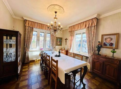 Spacieuse maison à Bitche de 300 m² avec 8 chambres