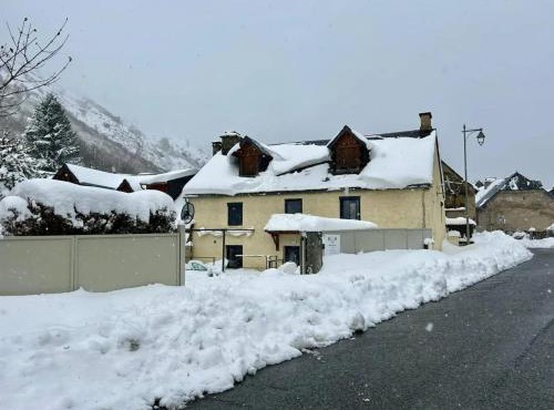 Spacieuse maison de vacances près d'Aragnouet avec jardin