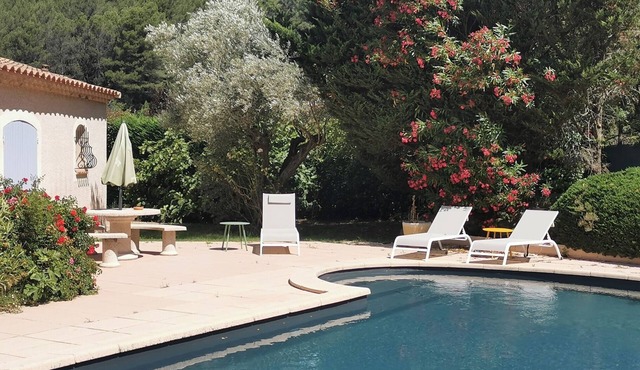 Spacieuse Villa au Calme Avec Piscine Privée