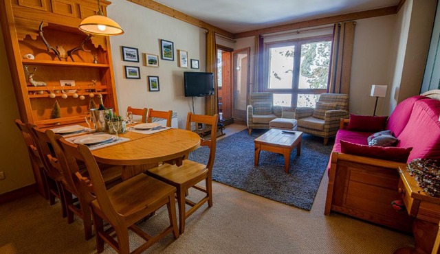 Spacieux appart 4 à 6 pers Résidence de standing Arc1950 skis aux pieds