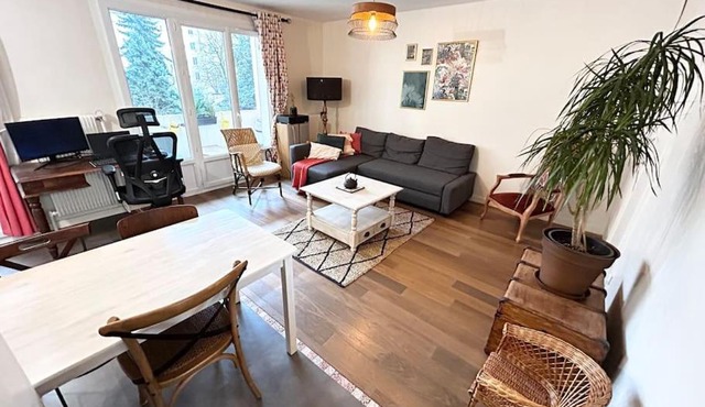 Spacieux appart au pied du métro