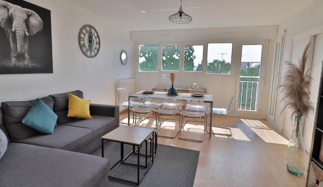 Spacieux appartement avec Balcons, 4 chambres, espace & confort, Centre Gare