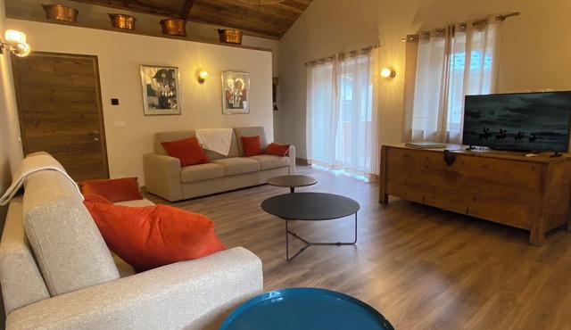 Spacieux Chalet de Standing Dans Village au Calme, Wifi
