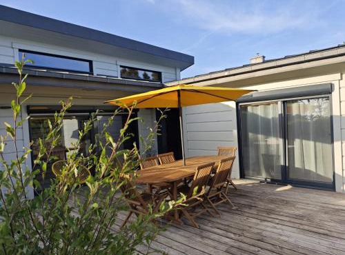 Spacieux Chalet en Bois Massif au coeur du Finistère