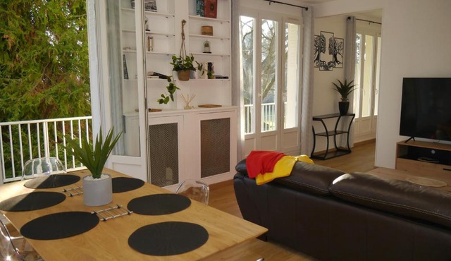 Spacieux F5 au parc arboré