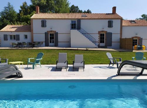 Spacieux Gîtes en Vendée avec Piscine Chauffée - FR-1-426-596