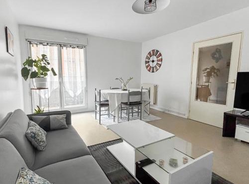 Spacieux & lumineux avec balcon