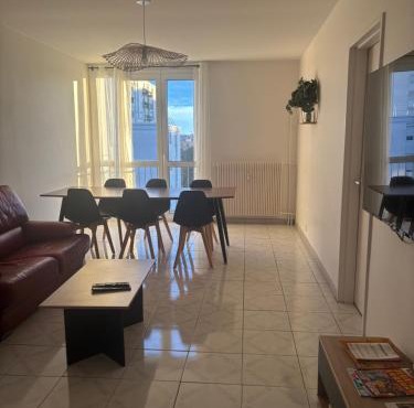 Spacieux T4 lumineux avec balcon confort, calme et modernité à Joué-lès-Tours