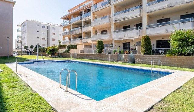 Spacious family apartment on Costa Daurada shore
