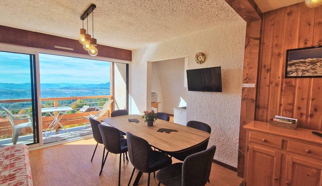 Spacious apt. for 9 in Chaillol with balcony, pets allowed