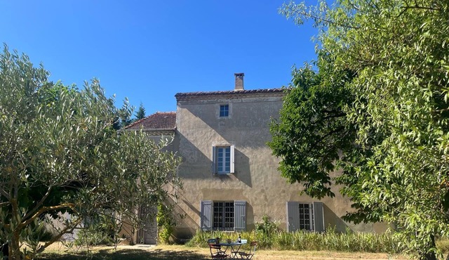 Spacious authentic farmhouse with swimming pool on large plot