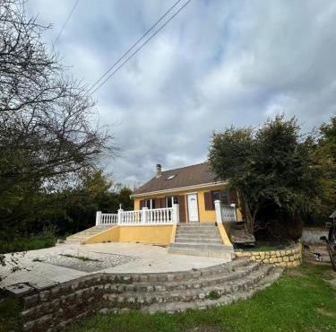 Spacious villa 11 guests near Paris 20mn Orly airport