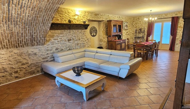 Spacious, quiet cottage in the countryside