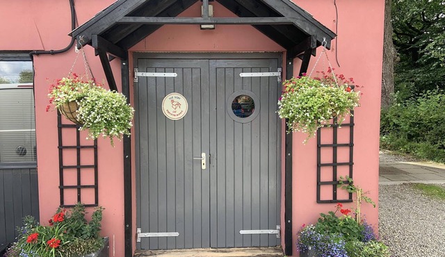 Spacious two bedroomed acccommodation in idyllic rural setting