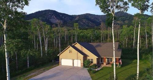 Spacious 5 BR on the Ranch