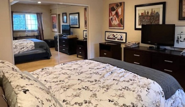 Spacious and Cozy Casita near LAX-SoFi-USC