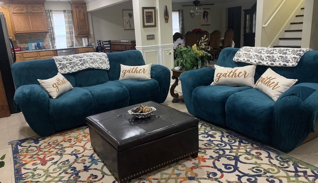 Spacious 1,900sf 2bedroom 6bed apartment,family gathering nurses singles couples