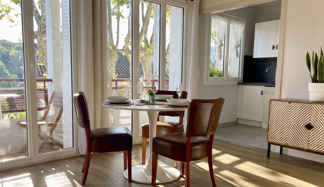 Spacious 1 bedroom apartment with balcony and view